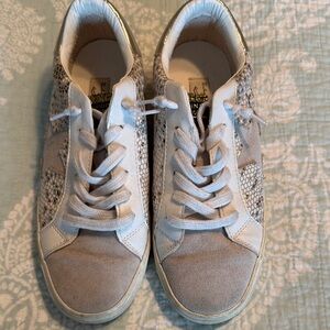 Vintage Havana White and Gray Sneakers